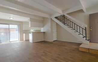 2 beds, 1 bath, 905 sqft, $995, Unit 5500-B