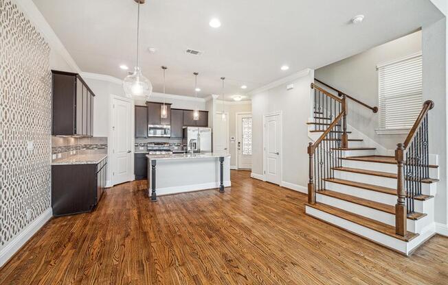 2627 SHADY WOODS LN