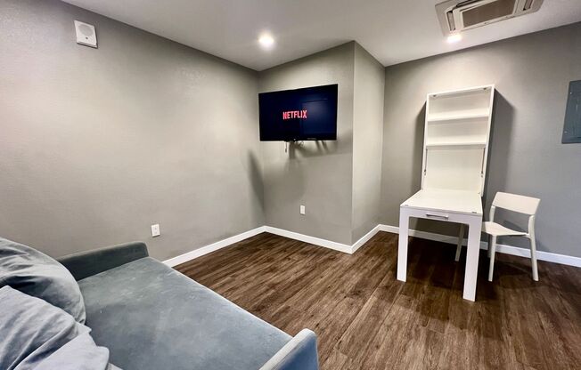 Studio, 1 bath, 325 sqft, $1,775, Unit 435-201