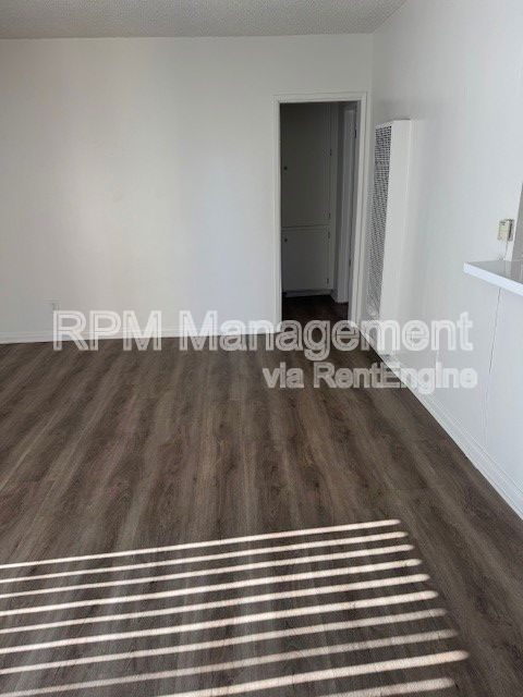 6833 SEPULVEDA BLVD