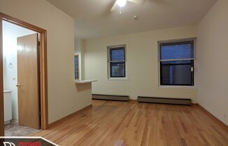 635 W Barry Ave