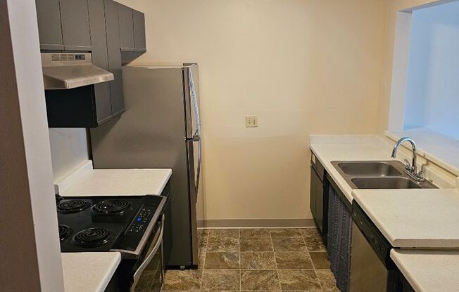 1 bed, 1 bath, 670 sqft, $1,100, Unit 1609114hs
