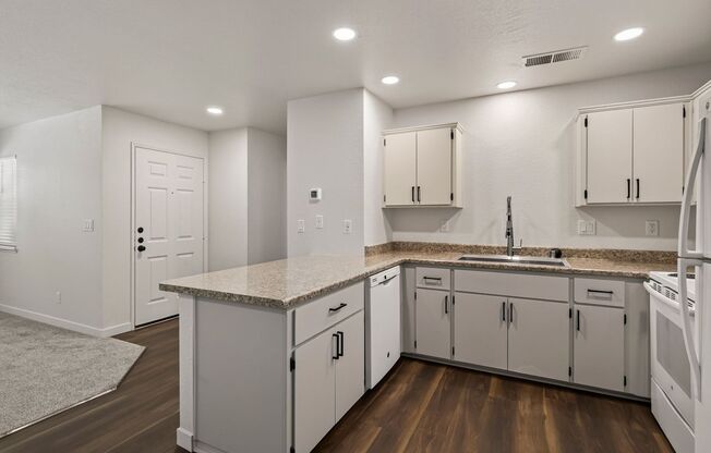 2 beds, 2 baths, 867 sqft, $1,725, Unit 74