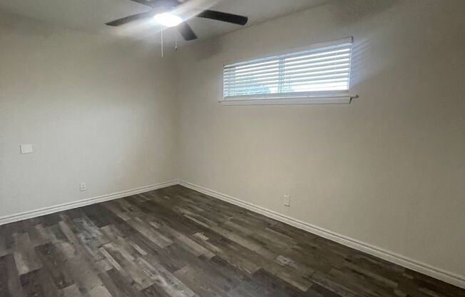 1 bed, 1 bath, 492 sqft, $1,000, Unit C-8