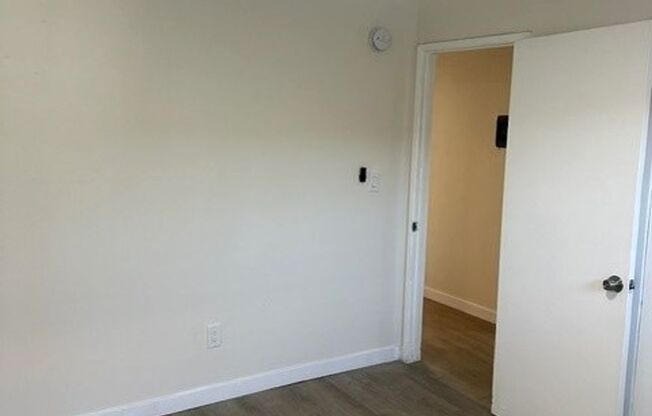 2 beds, 1 bath, $2,450, Unit 2