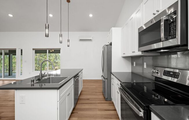 BEAUTIFUL Spacious Modern Grandview Single Level Home!