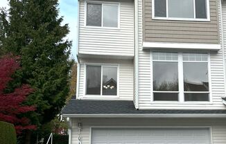 3 beds, 2.5 baths, $3,050, Unit UNIT #Q 101