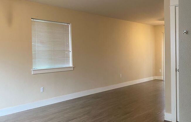 8527-8539 SE Clinton 7 plex