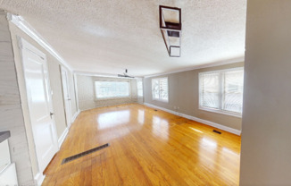4329 Roanoke Parkway