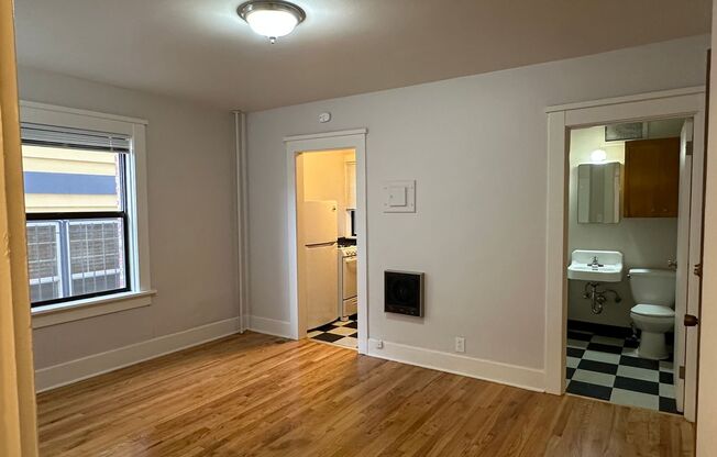 Studio, 1 bath, 280 sqft, $895, Unit 105