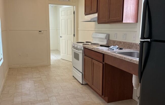 1 bed, 1 bath, 384 sqft, $795, Unit Unit 3