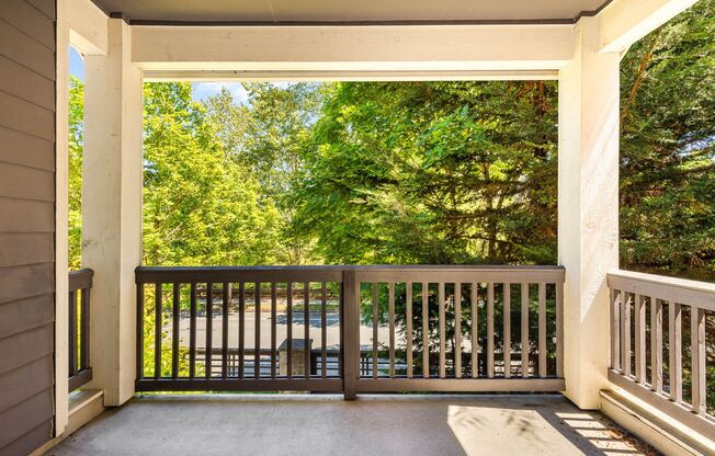 516 LINGERING PINE DR NW