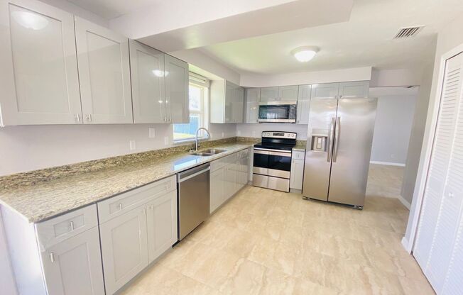 Beautiful 3 Bedroom House in Quiet Ormond Beach Neighborhood