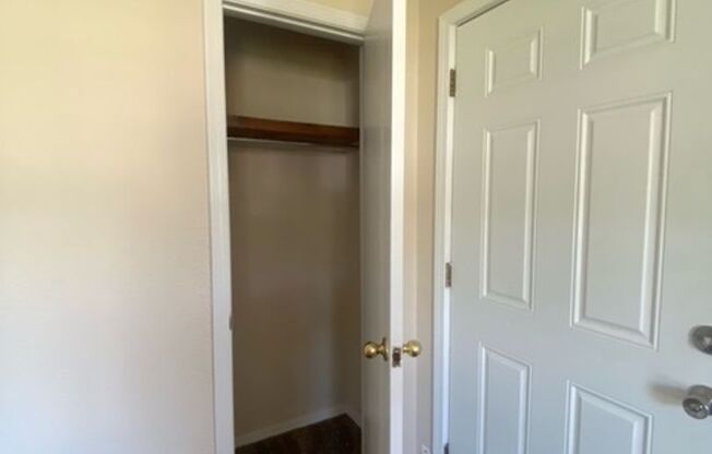 2 beds, 1 bath, $795