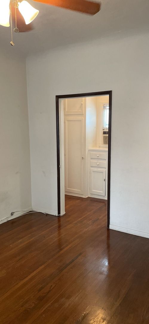 Studio, 1 bath, 450 sqft, $1,995, Unit E