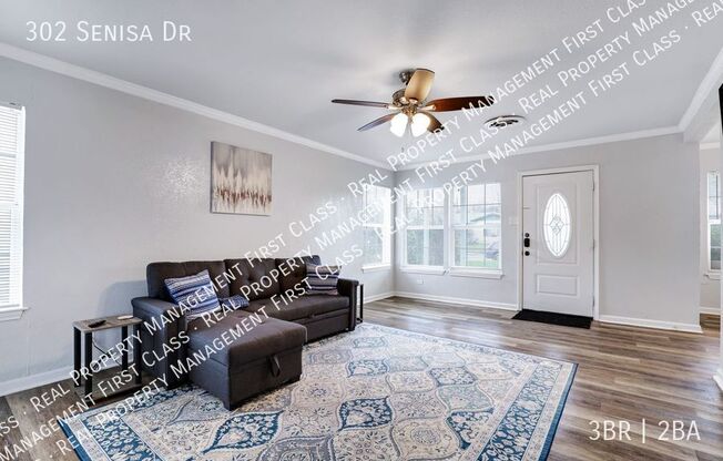 302 SENISA DR
