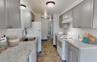 Immaculate 2 bedroom with air conditioning and washer/dryer included!!