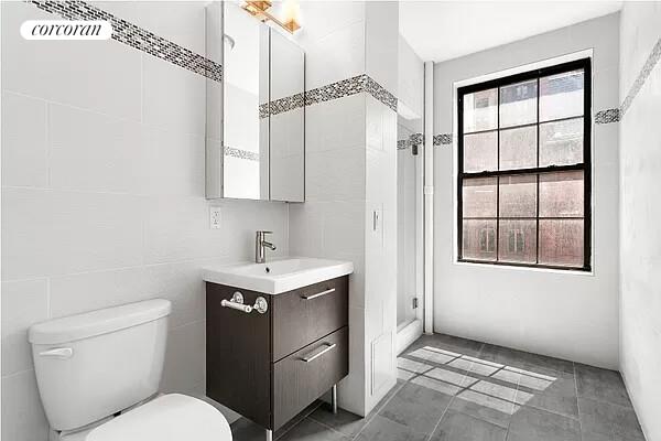 175 W 76 ST