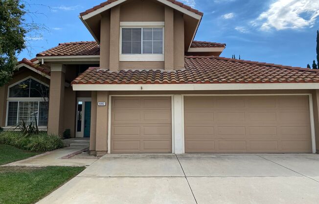 3 bed, 2 1/2 bath home in great East Simi Valley location