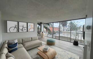 Available now! For Rent: Stunning Renovated 2 Bed/2 Bath in Downtown Long Beach!