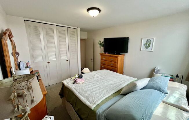 3 beds, 1 bath, $1,625, Unit 308