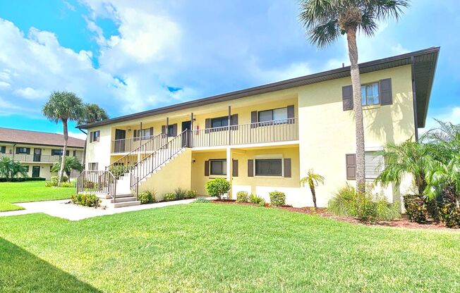 Riverfront Community with Resort Ammenities. 2/2 second Floor. Cocoa Beach