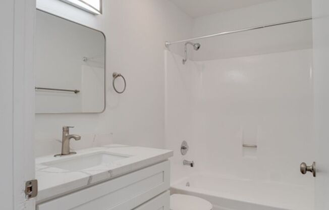 2 beds, 2 baths, 840 sqft, $2,595, Unit 08-18