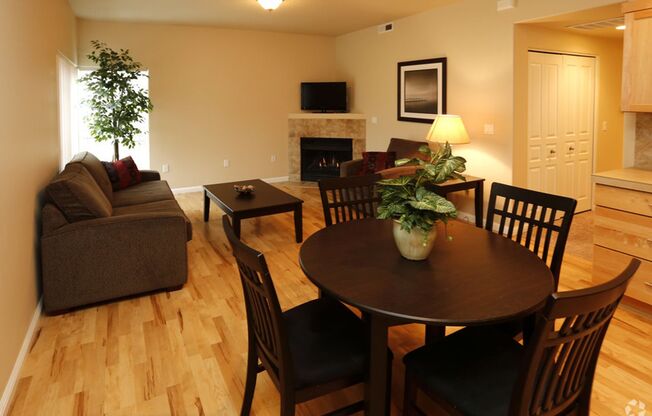 #144 TABOR POINTE APARTMENTS
