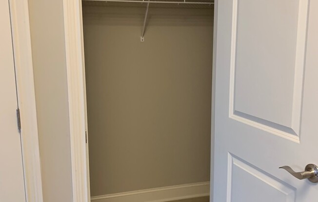 1 bed, 1 bath, 848 sqft, $775, Unit 04