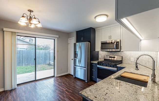 304 W WILLIAM CANNON