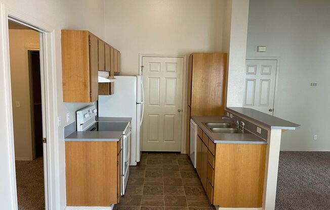 2 beds, 2 baths, 1,000 sqft, $1,395, Unit 012-201