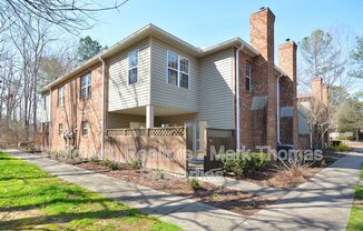 425 SUMMERWALK CIR