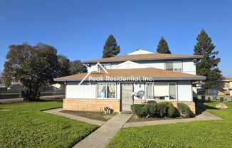 Charming 2 bedroom 1 bathroom Apartment!