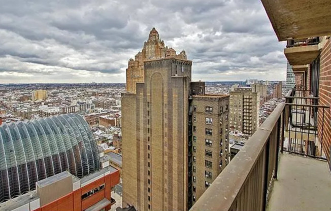 Spacious 1Bedroom unit in Center City.