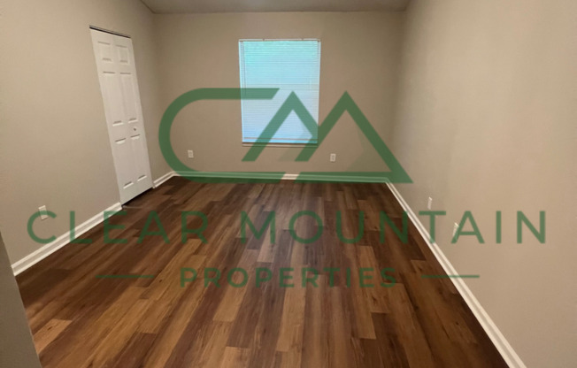 3 beds, 2 baths, 1,300 sqft, $1,750