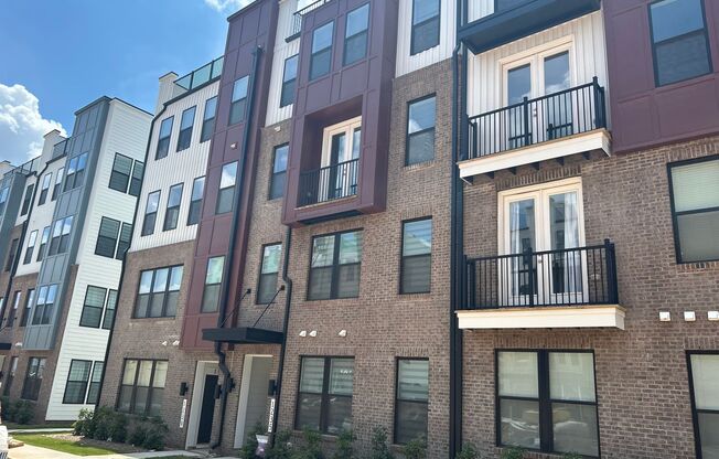 Luxury Condo in Raleigh - 3 beds|2.5 baths - Water & Trash Included!