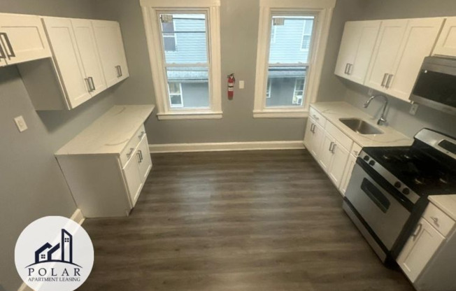 332 HAMILTON