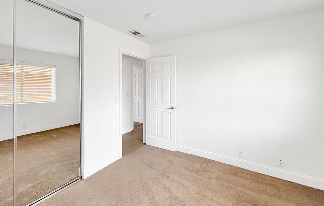 Great 3B/2BA Condo in El Cajon!