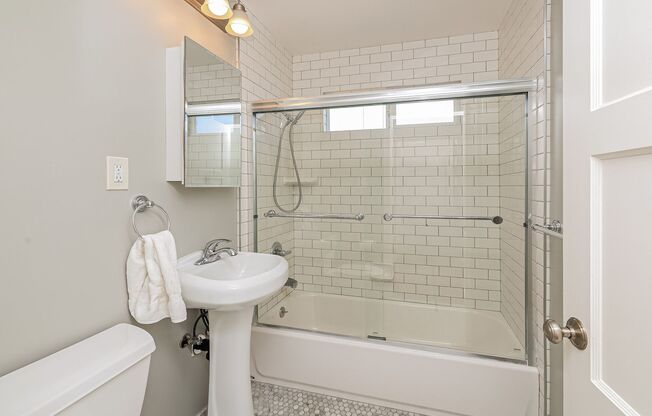 Charming 3BR Home with Spacious Yard in Serra Highlands