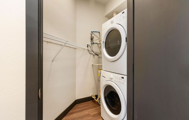 1 bed, 1 bath, 780 sqft, $2,695, Unit 208