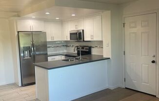 2 beds, 1 bath, 950 sqft, $2,800, Unit 210