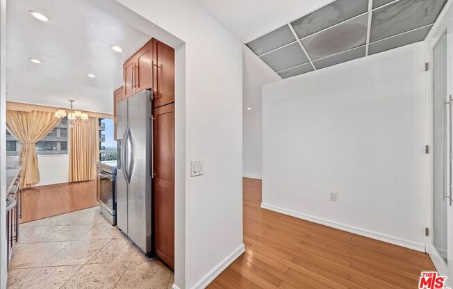 2 beds, 2 baths, 1,019 sqft, $3,900, Unit 1002
