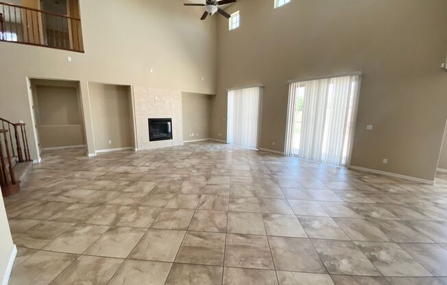 4/BD 3.5/BA Spacious Home in Gated Community – Media Room, Loft & More!