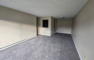 2 beds, 1 bath, $915, Unit 110