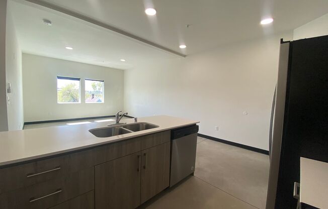 1 bed, 1 bath, 700 sqft, $1,295, Unit Unit 303
