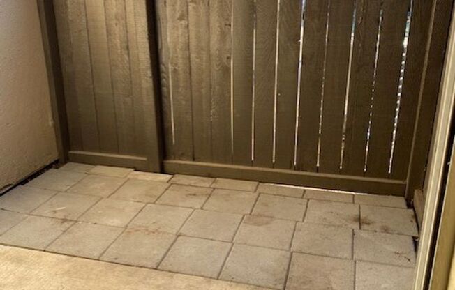 2 beds, 2 baths, 900 sqft, $2,025, Unit 122