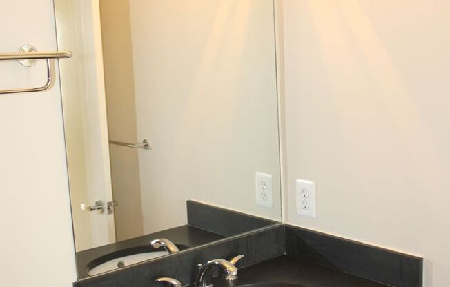 2 beds, 2 baths, 800 sqft, $3,495, Unit 403