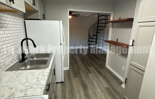 2 beds, 2 baths, 750 sqft, $998, Unit 67