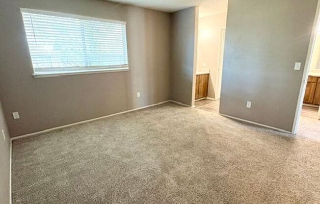 1 bed, 1 bath, 700 sqft, $1,525, Unit 82