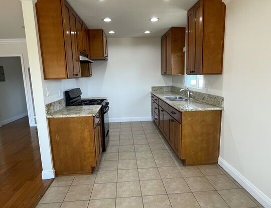 1 bed, 1 bath, 750 sqft, $1,850, Unit 7